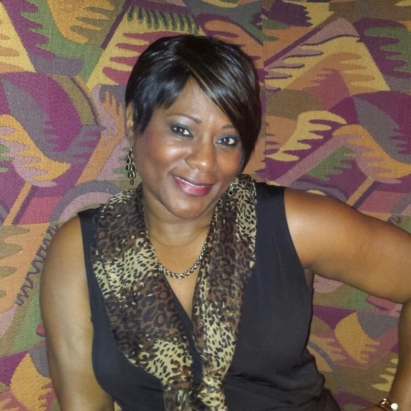 Meet your Posher, Vernita - Picture 2 of 2